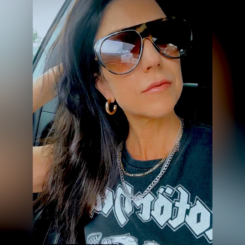 Meet your Posher, Laura